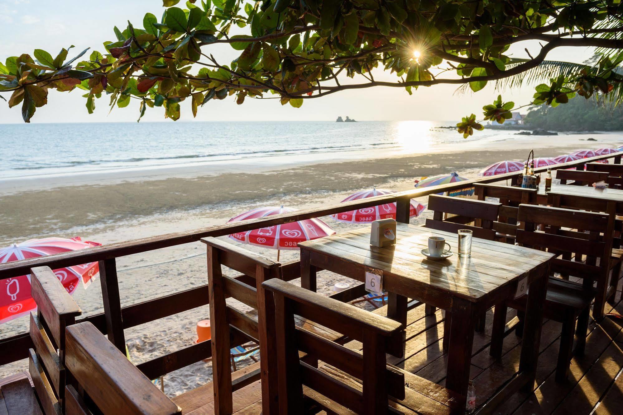 Baansuan Aokhai Beach Resort Mae Phim Eksteriør bilde